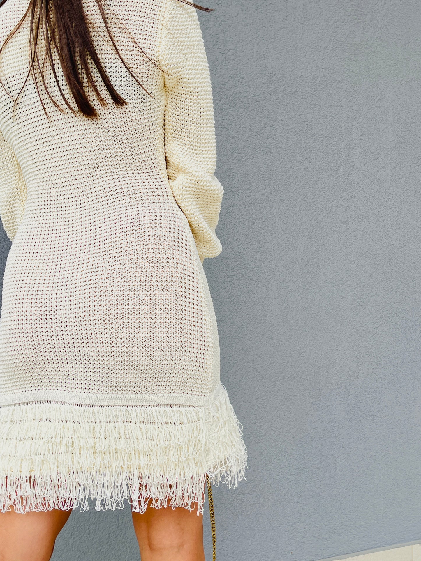 VESTIDO DE MALHA COM FRANJAS CRU