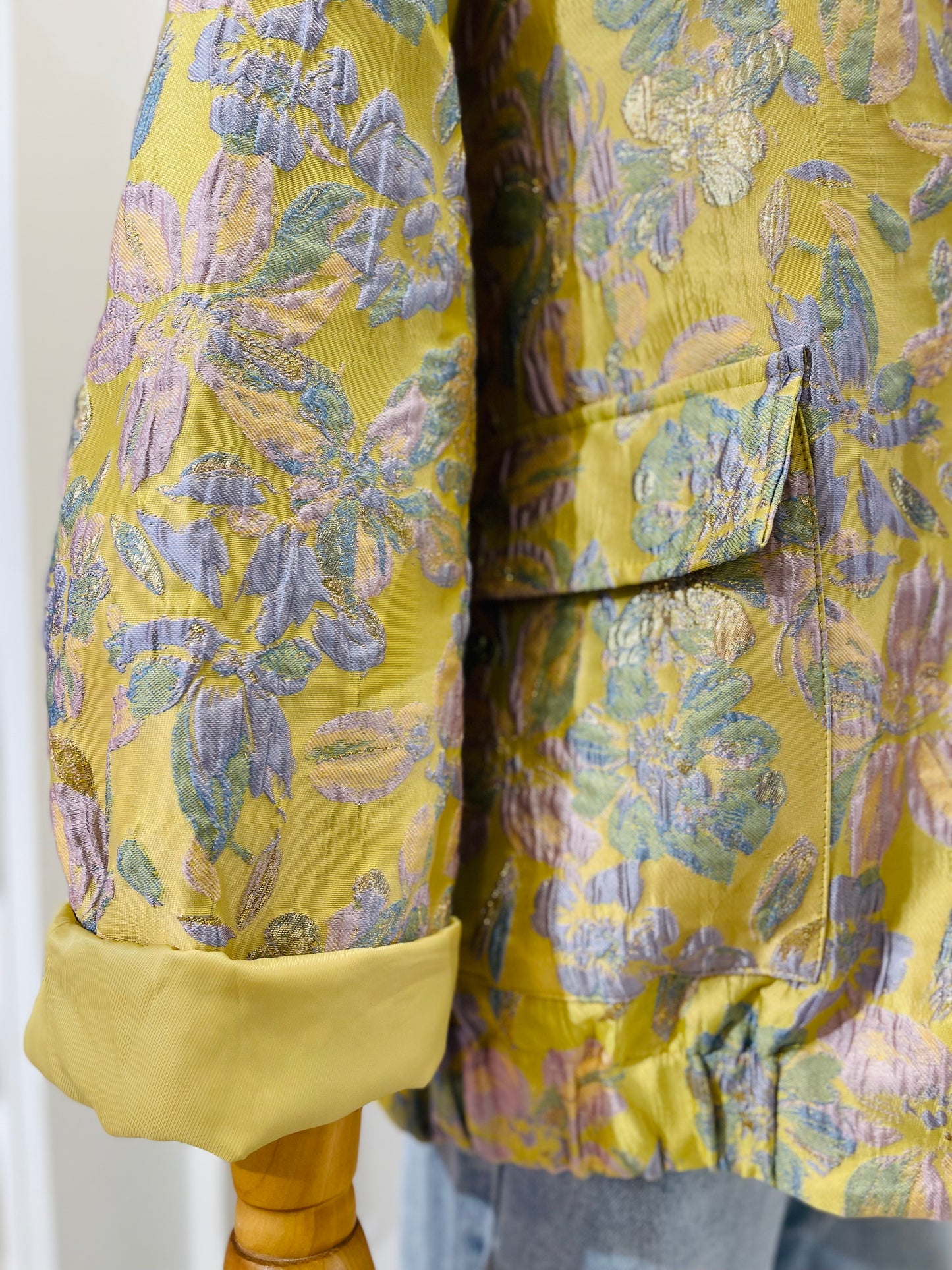 BOMBER BORDADO AMARELO