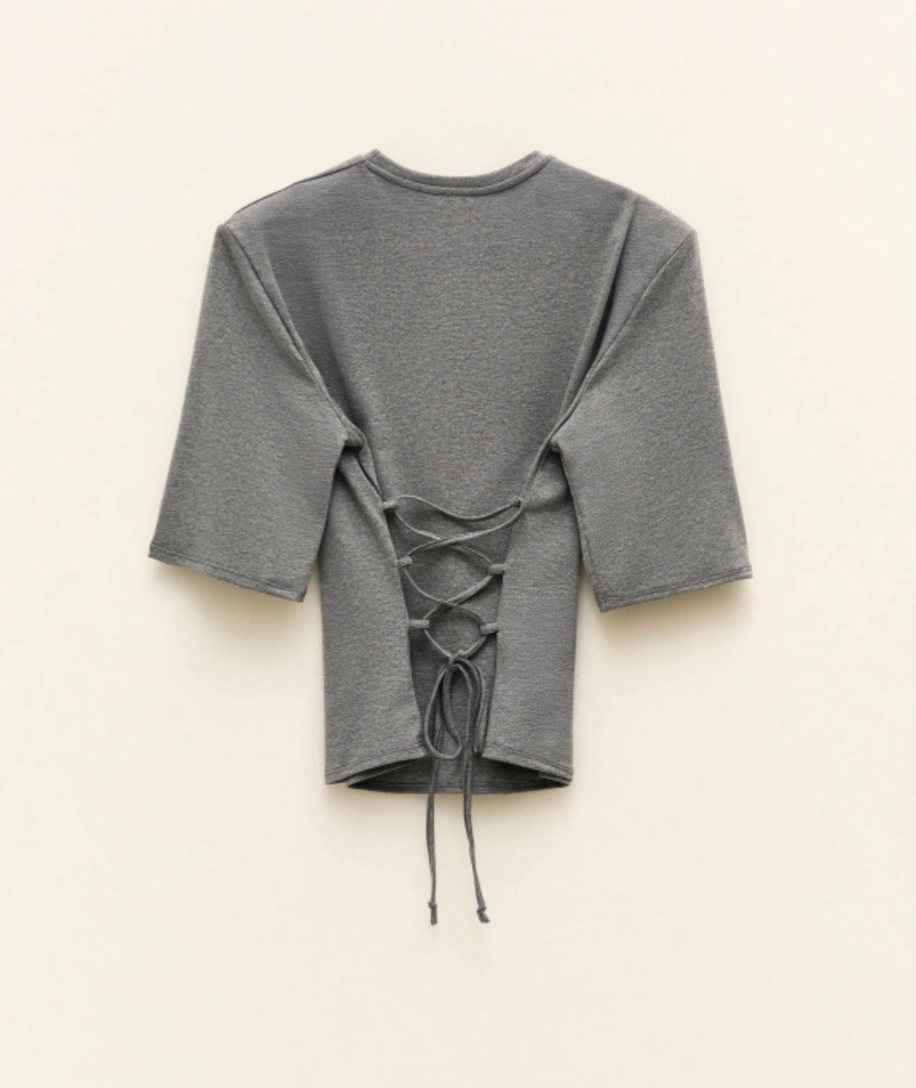 T-SHIRT LUMINA DETALHE CRUZADO COSTAS
