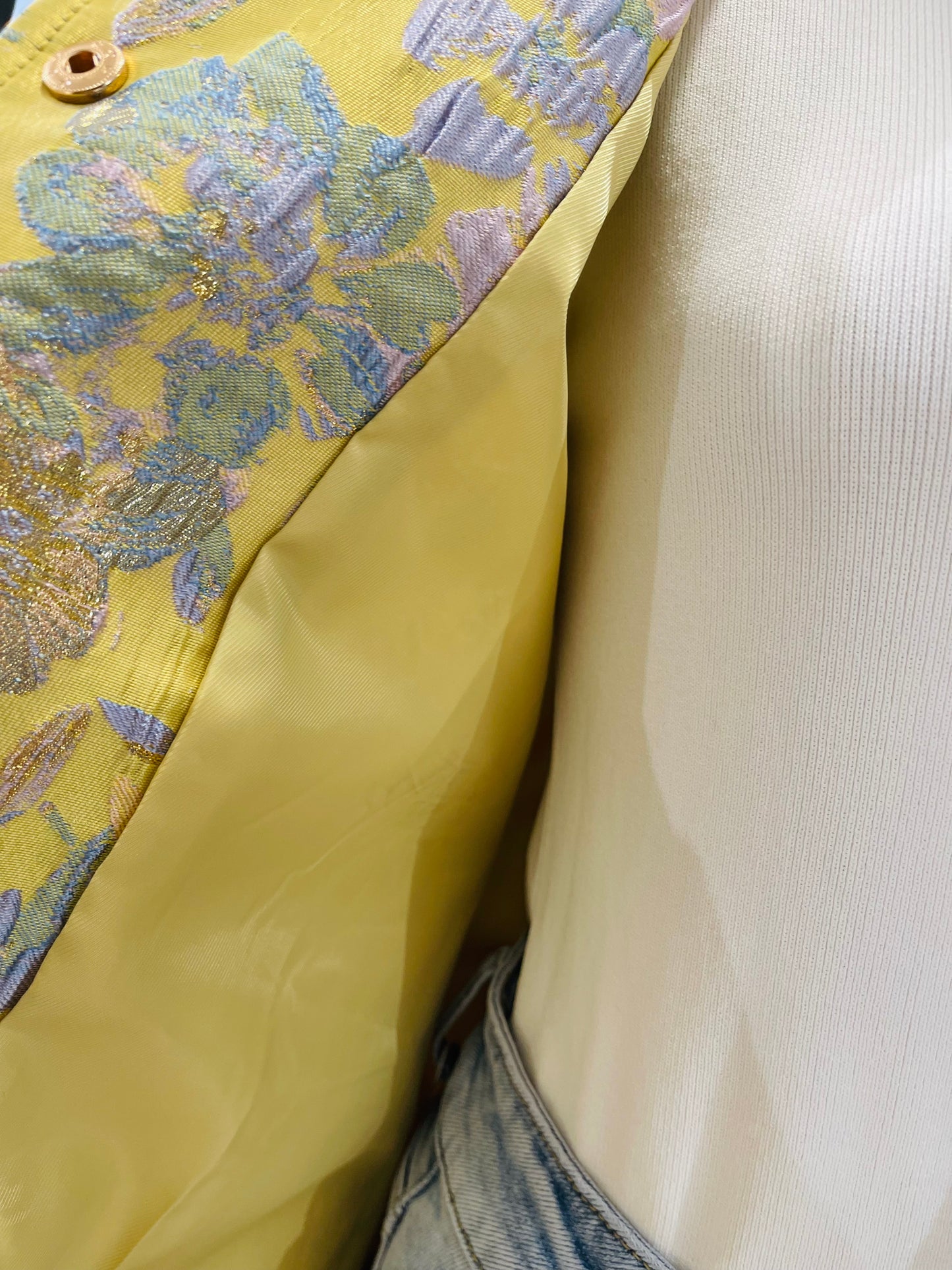 BOMBER BORDADO AMARELO