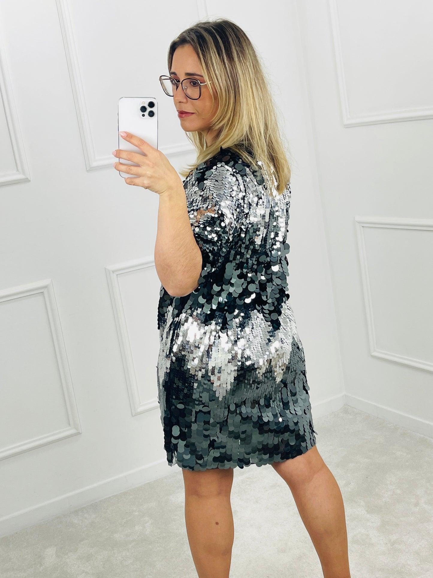 VESTIDO LANTEJOULAS PRATA