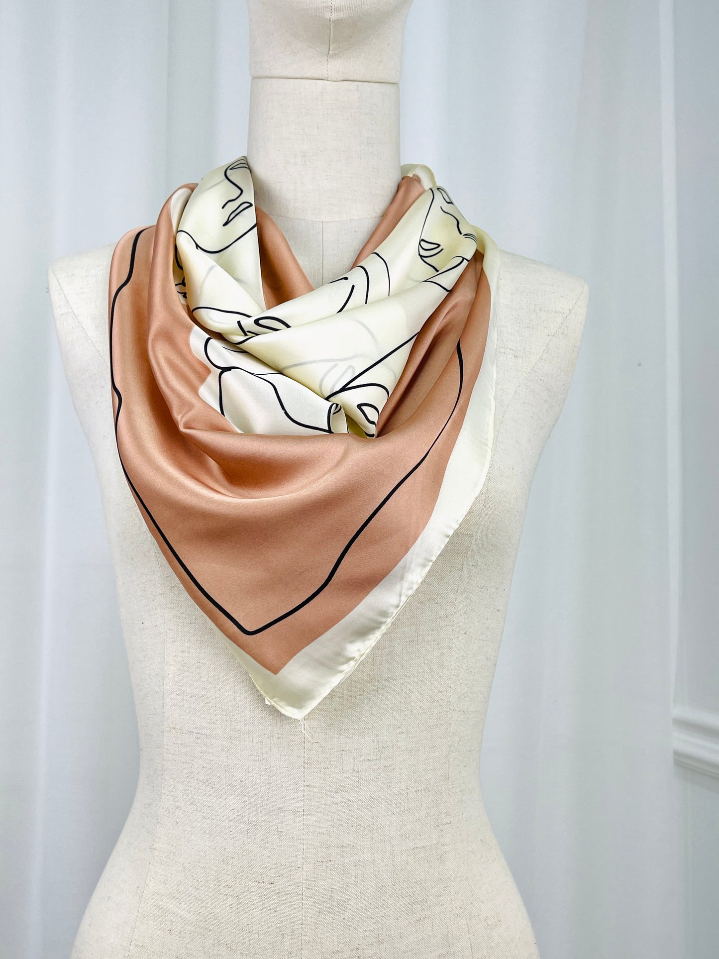 LENÇO ACETINADO MULHER SALMÃO