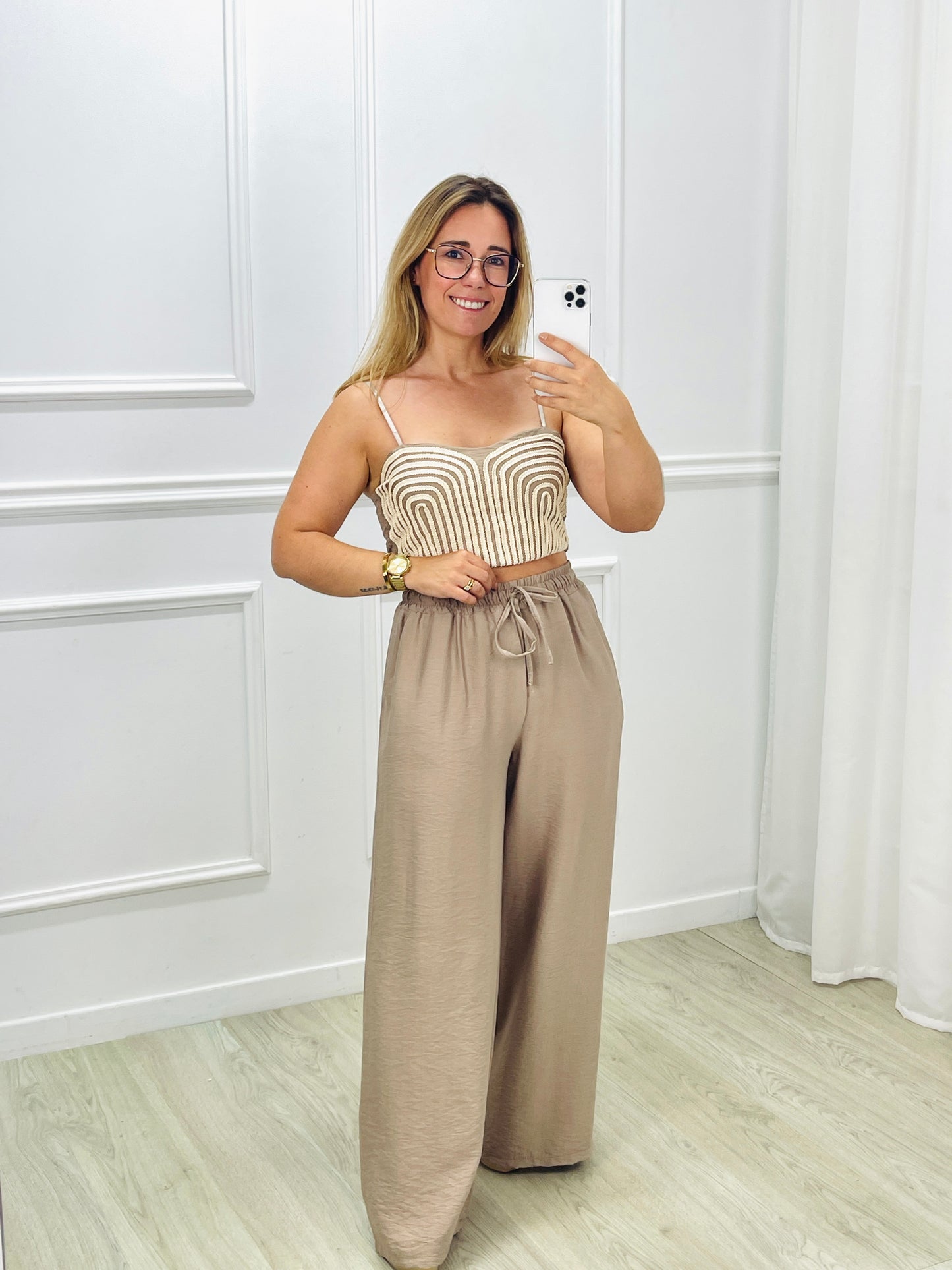 CONJUNTO TOP E CALÇA BORDADO BEGE