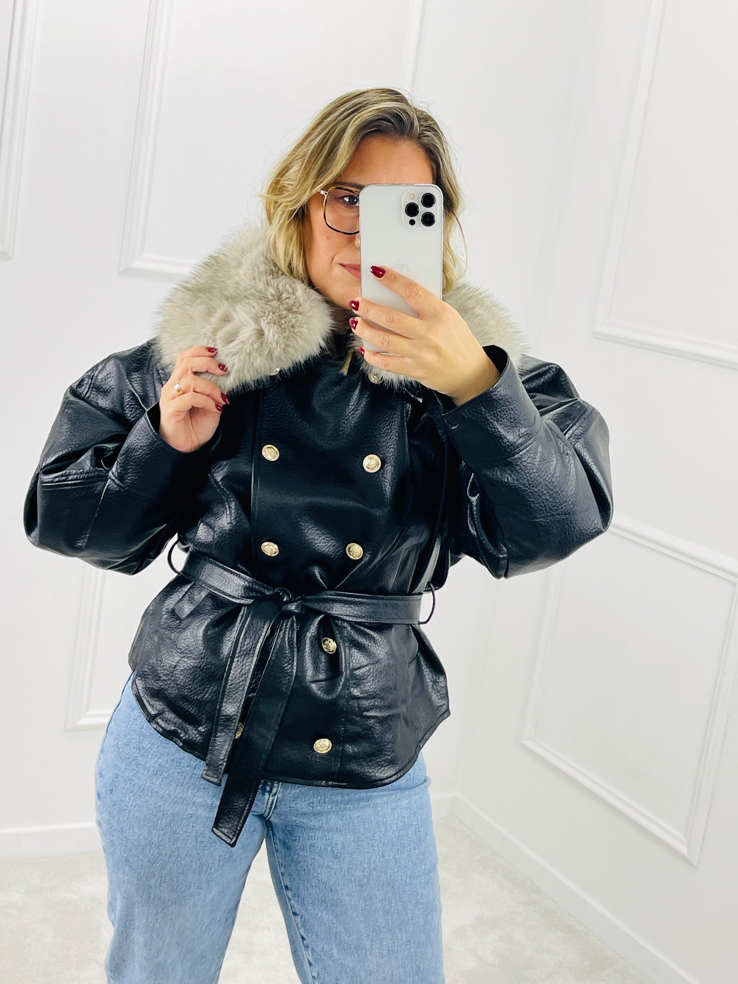 CASACO ECOPELE GOLA COM PELO PRETO