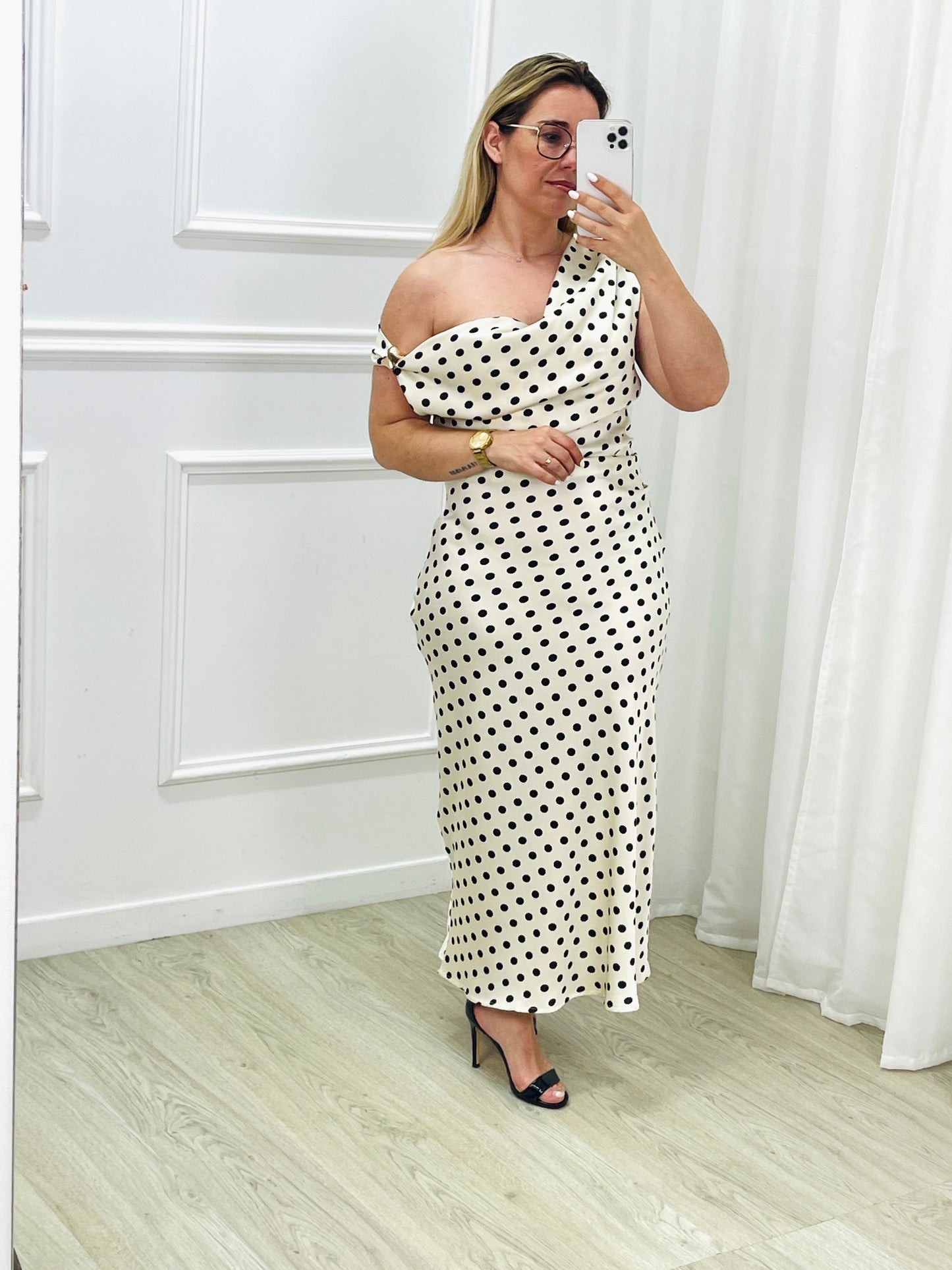 VESTIDO COMPRIDO CETIM ÁS BOLINHAS
