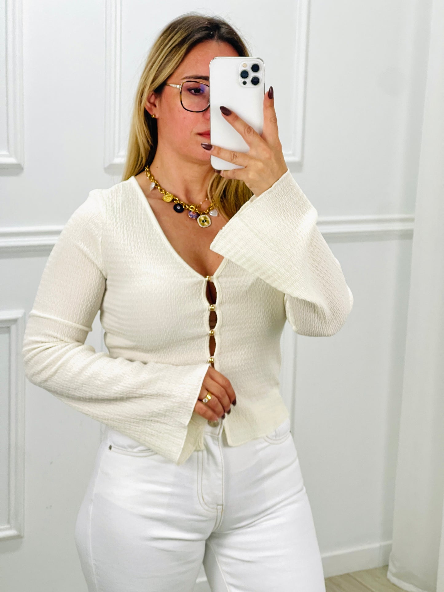 BLUSA CRU COM BOTÕES DOURADOS