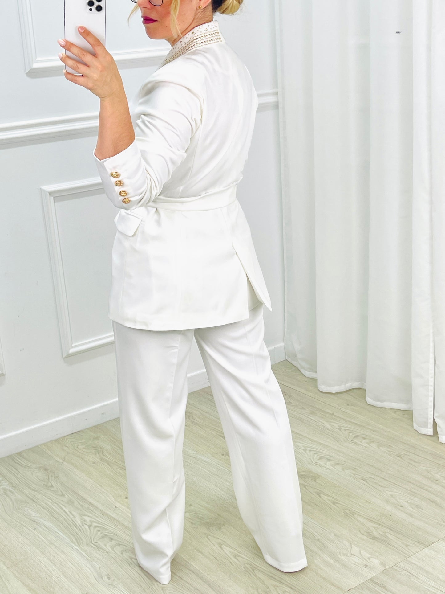 CONJUNTO BLAZER E CALÇA BRANCO