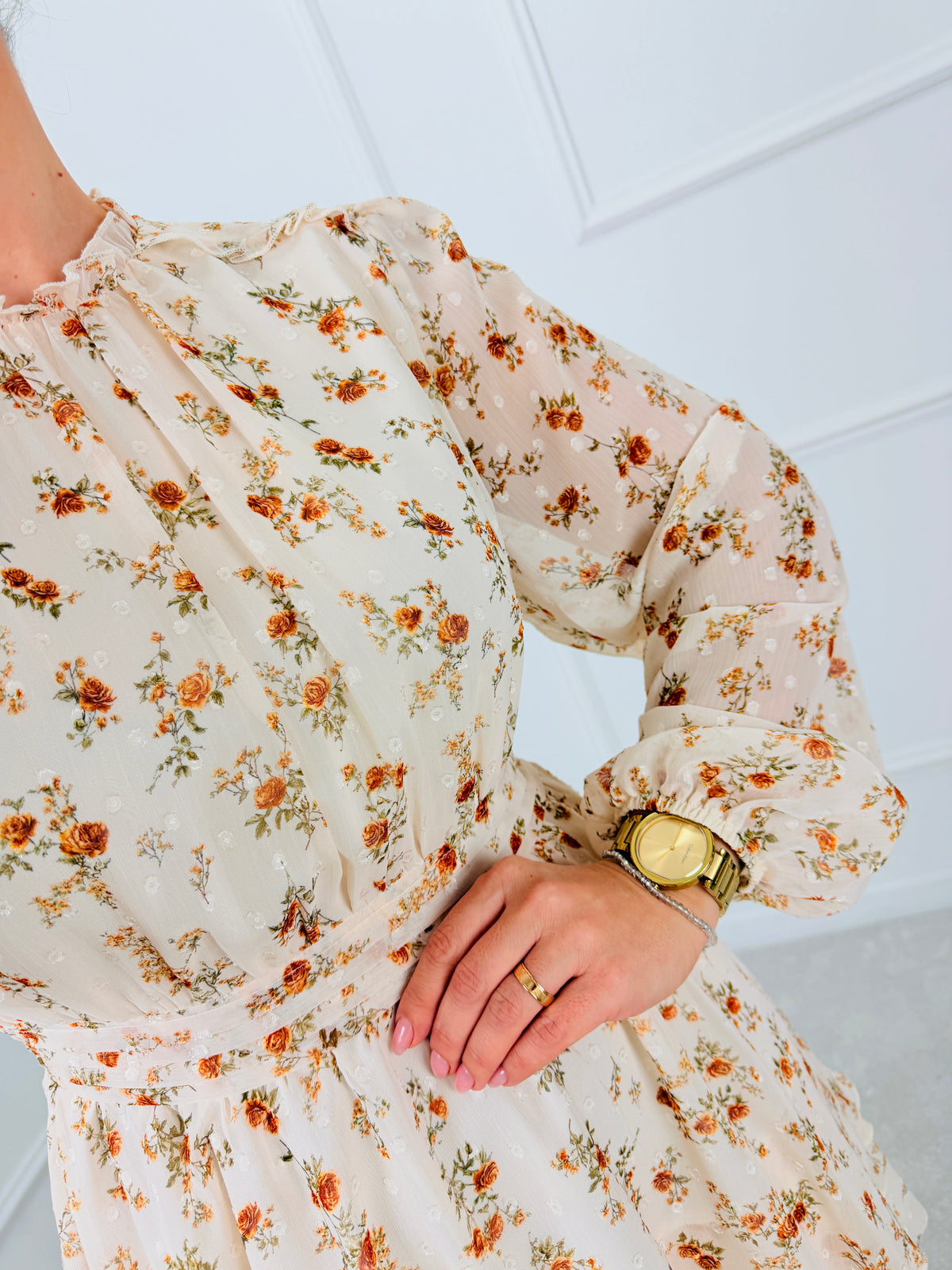 Vestido Floral com Folhos