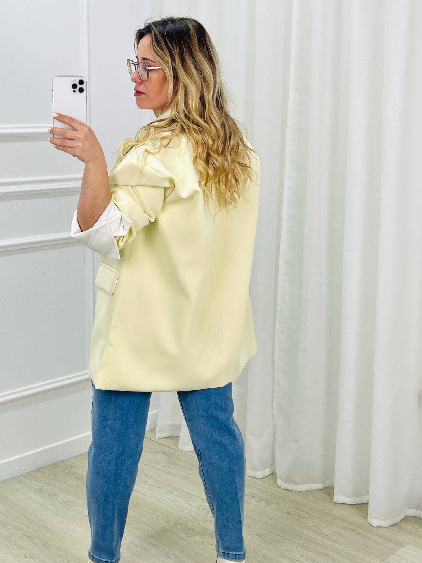 BLAZER OVERSIZED DETALHE MANGA AMARELO MANTEIGA
