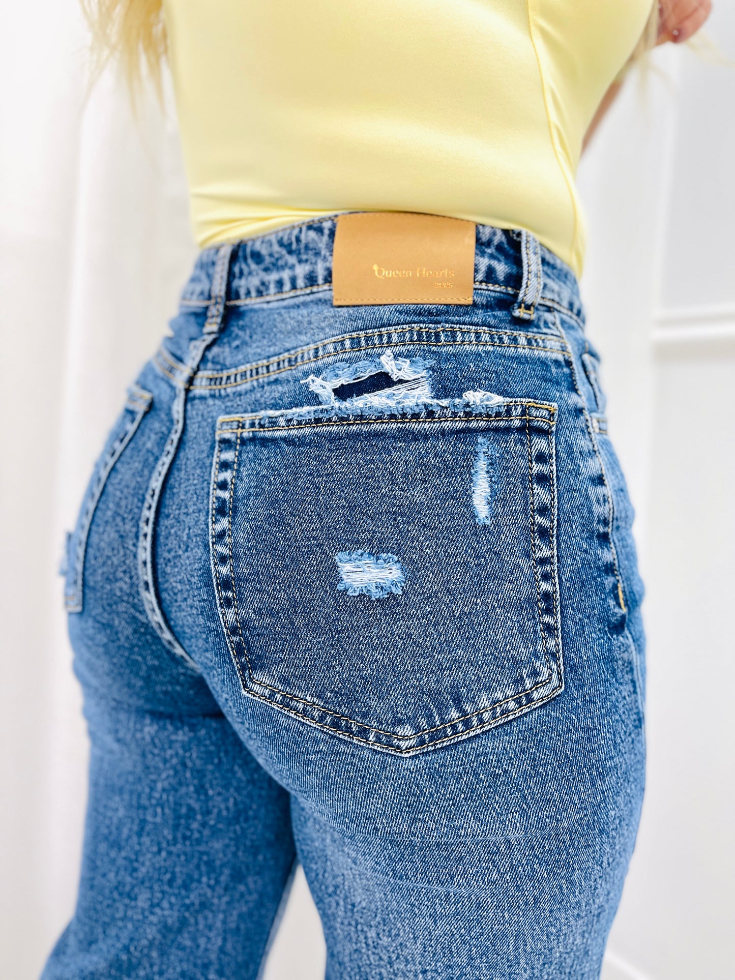 CALÇA WIDE LEG COM RASGOS QUEEN