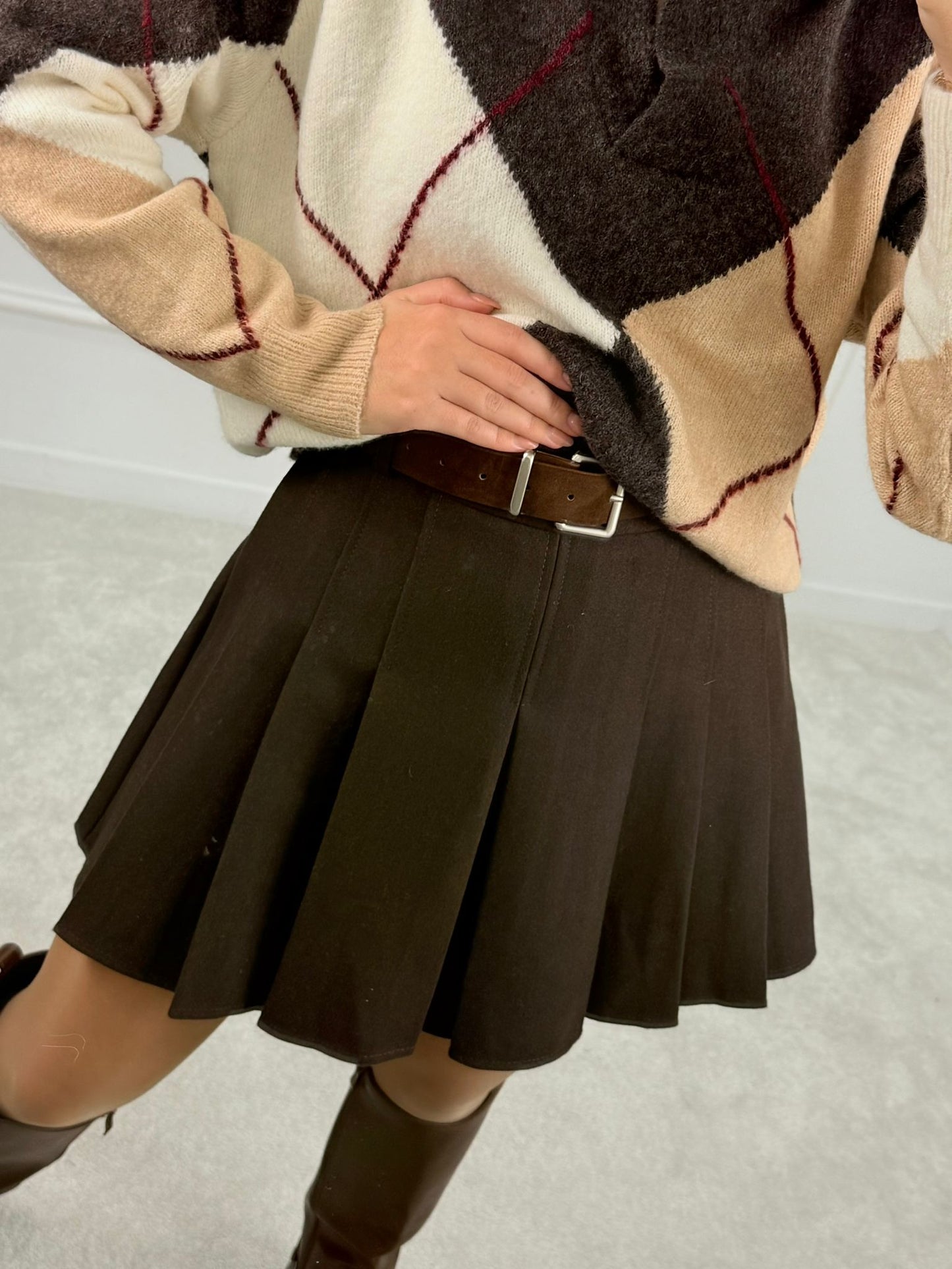 SAIA PREGAS CASTANHA COM CINTO