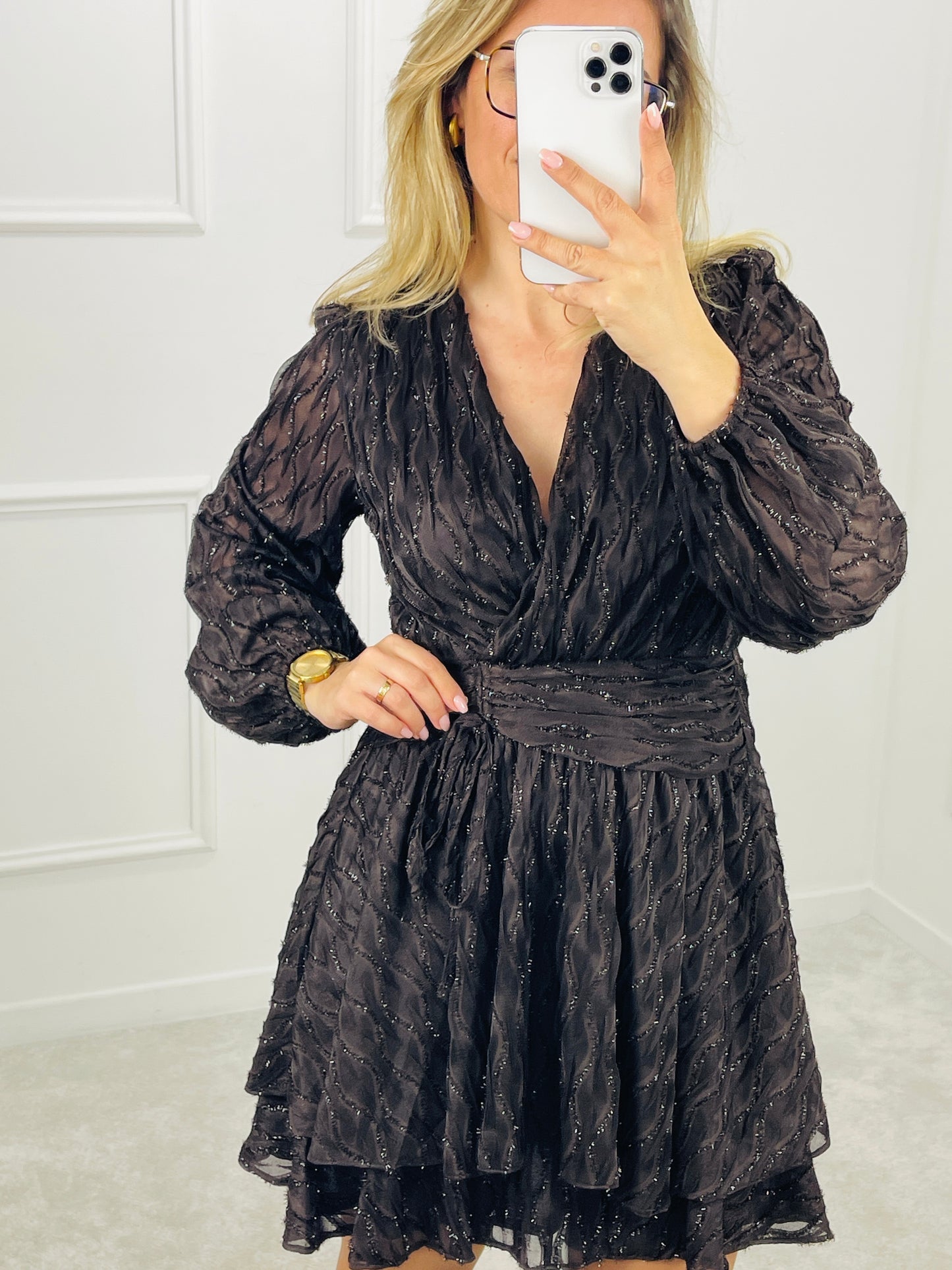 VESTIDO CURTO COM BRILHO CASTANHO