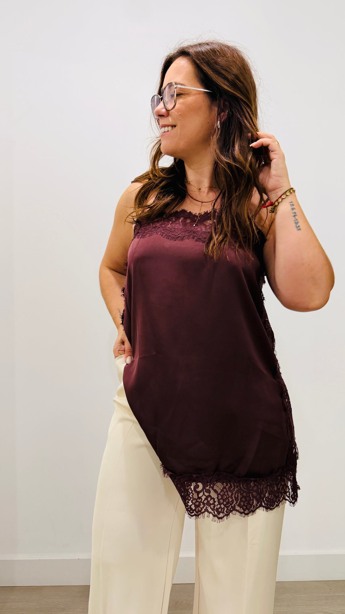 Top cetim com renda Ivivi – foto 4