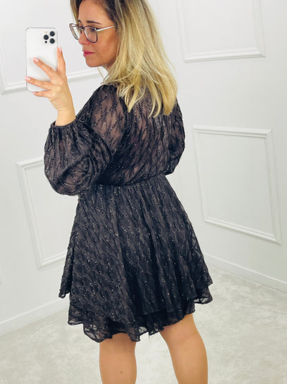 VESTIDO CURTO COM BRILHO CASTANHO