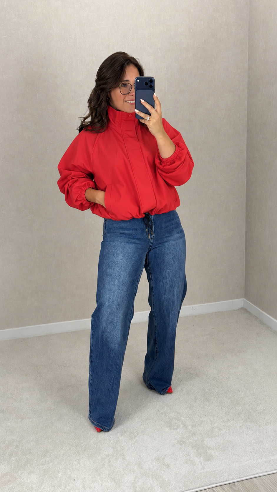 Bomber Cherry Attentif