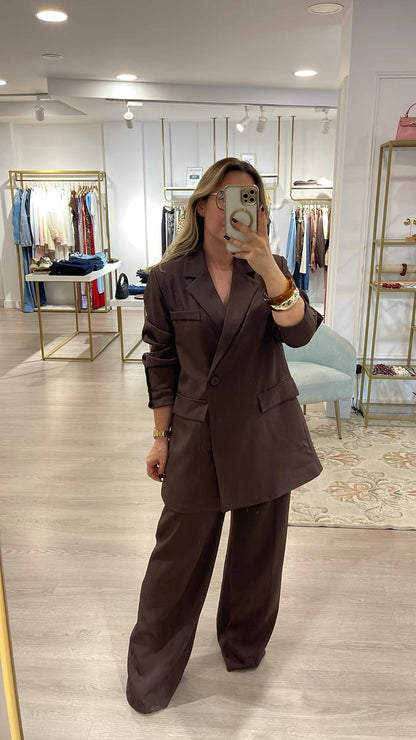 CONJUNTO BLAZER E CALÇA CASTANHO
