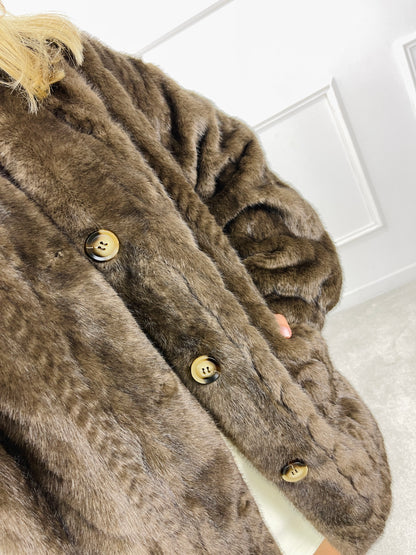 CASACO DE PELO COM PADRÃO ENTRANÇADO