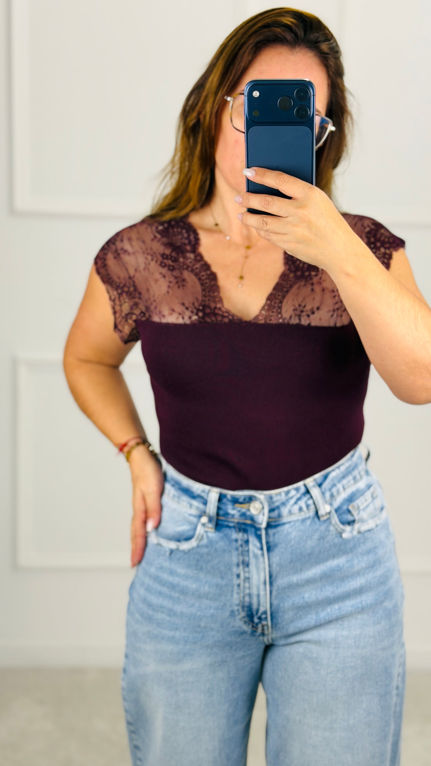 CAMISOLA DE MALHA COM RENDA