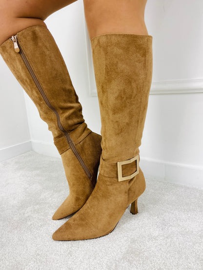 BOTA CAMEL DE CANO ALTO COM FIVELA