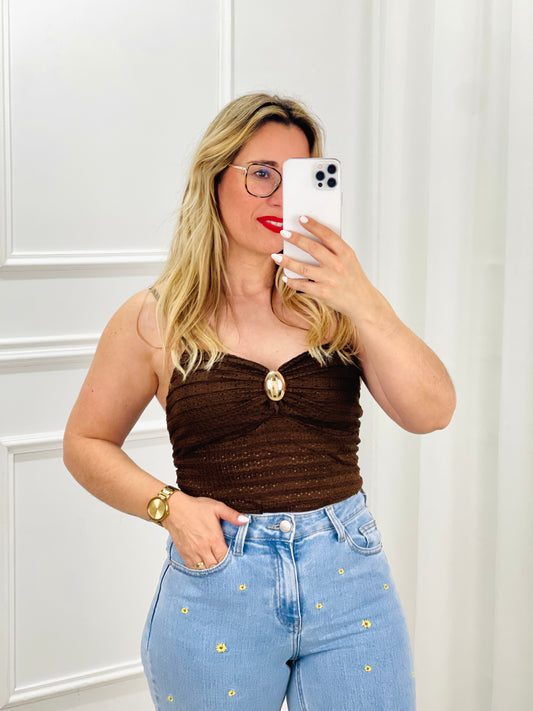 BODY MICROPERFURADO CASTANHO