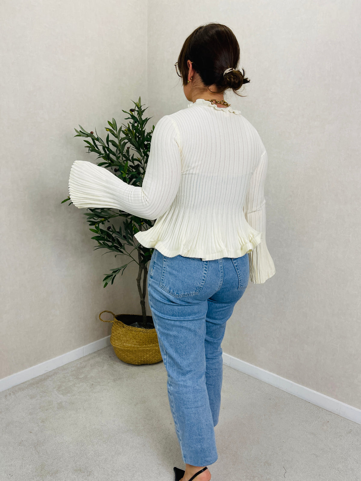 Camisola de Malha Creme com Folhos
