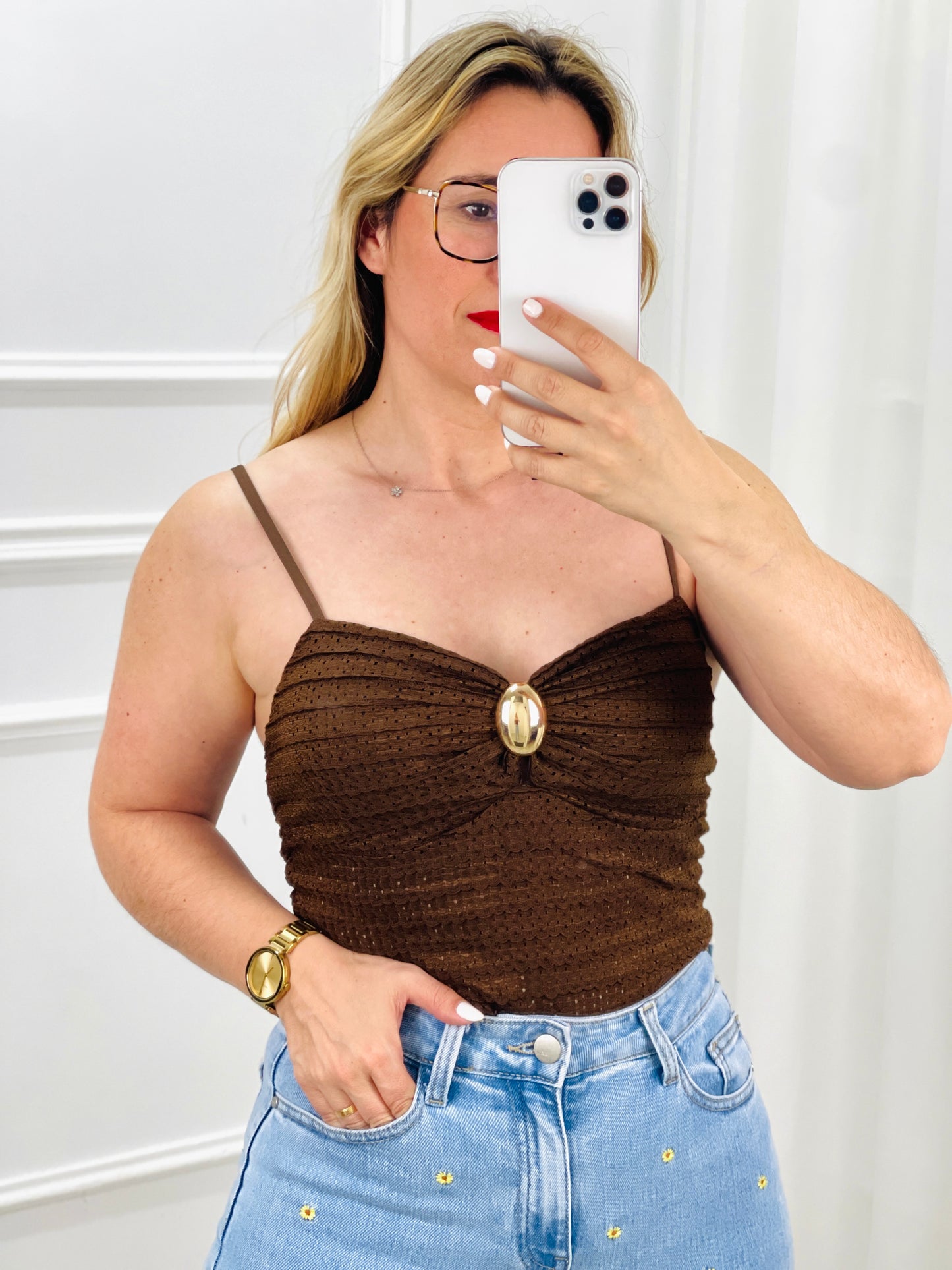 BODY MICROPERFURADO CASTANHO