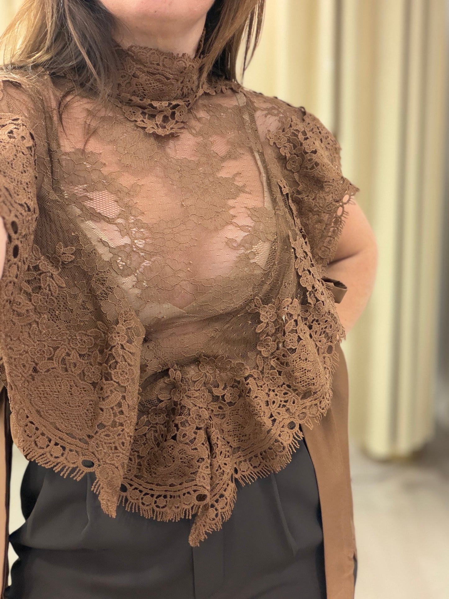 TOP COM RENDA MOCHY