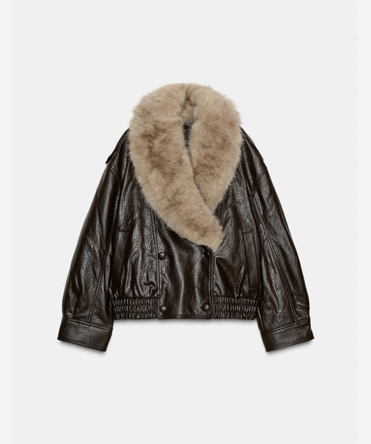 BLUSÃO EFEITO PELE COM GOLA EM PELO REMOVÍVEL