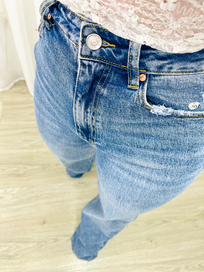 CALÇA DE GANGA DETALHE RENDA QUEEN HEART