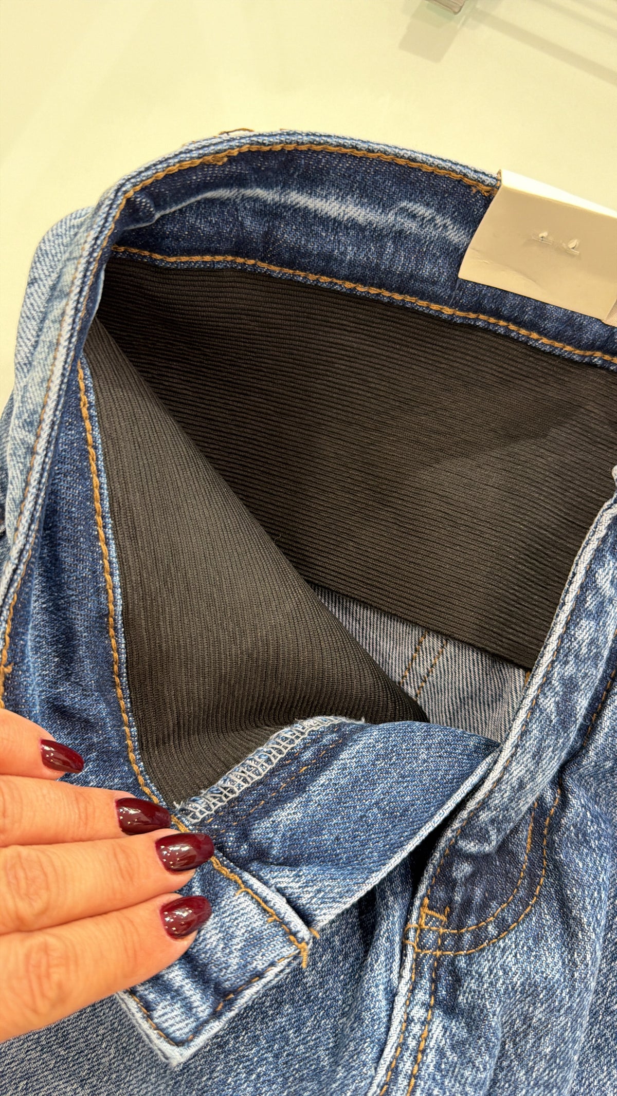 Calça Jeans Efeito Modelador e Push Up