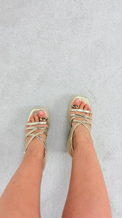 SANDÁLIA CUNHA CHARM