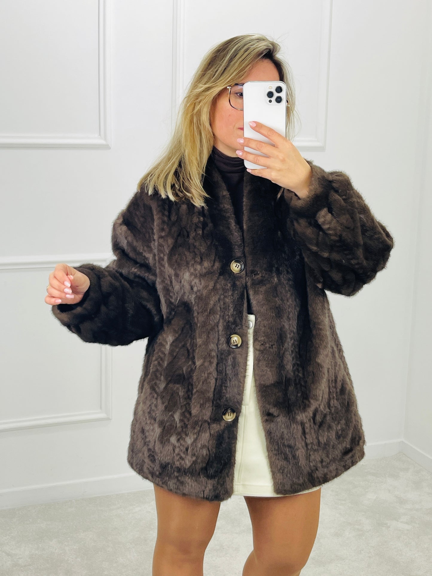 CASACO DE PELO COM PADRÃO ENTRANÇADO