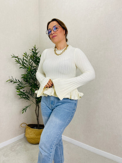 Camisola de Malha Creme com Folhos