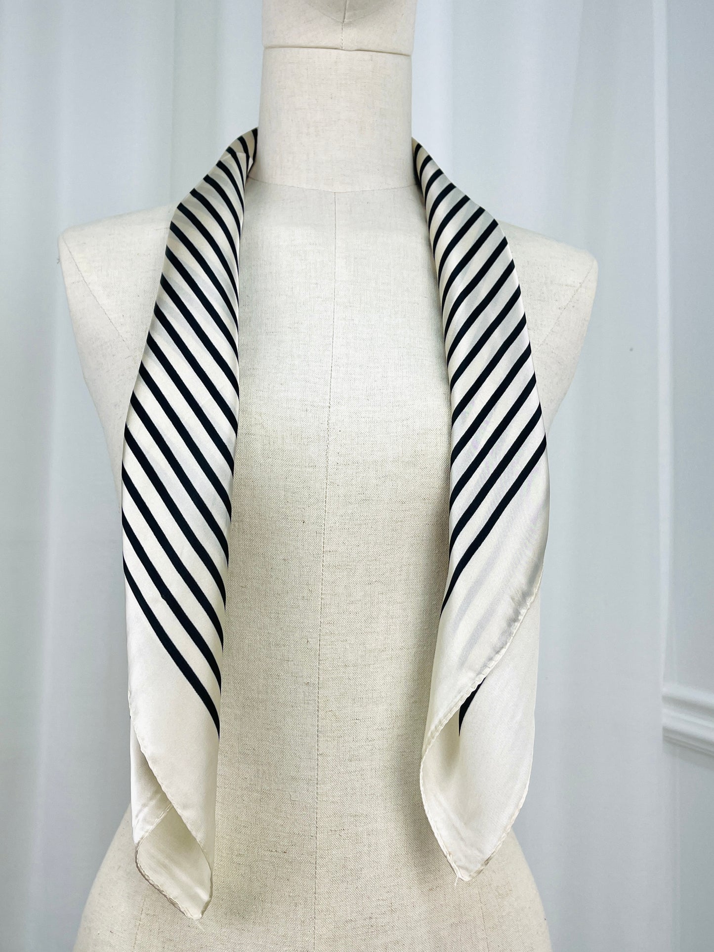 LENÇO ACETINADO STRIPES