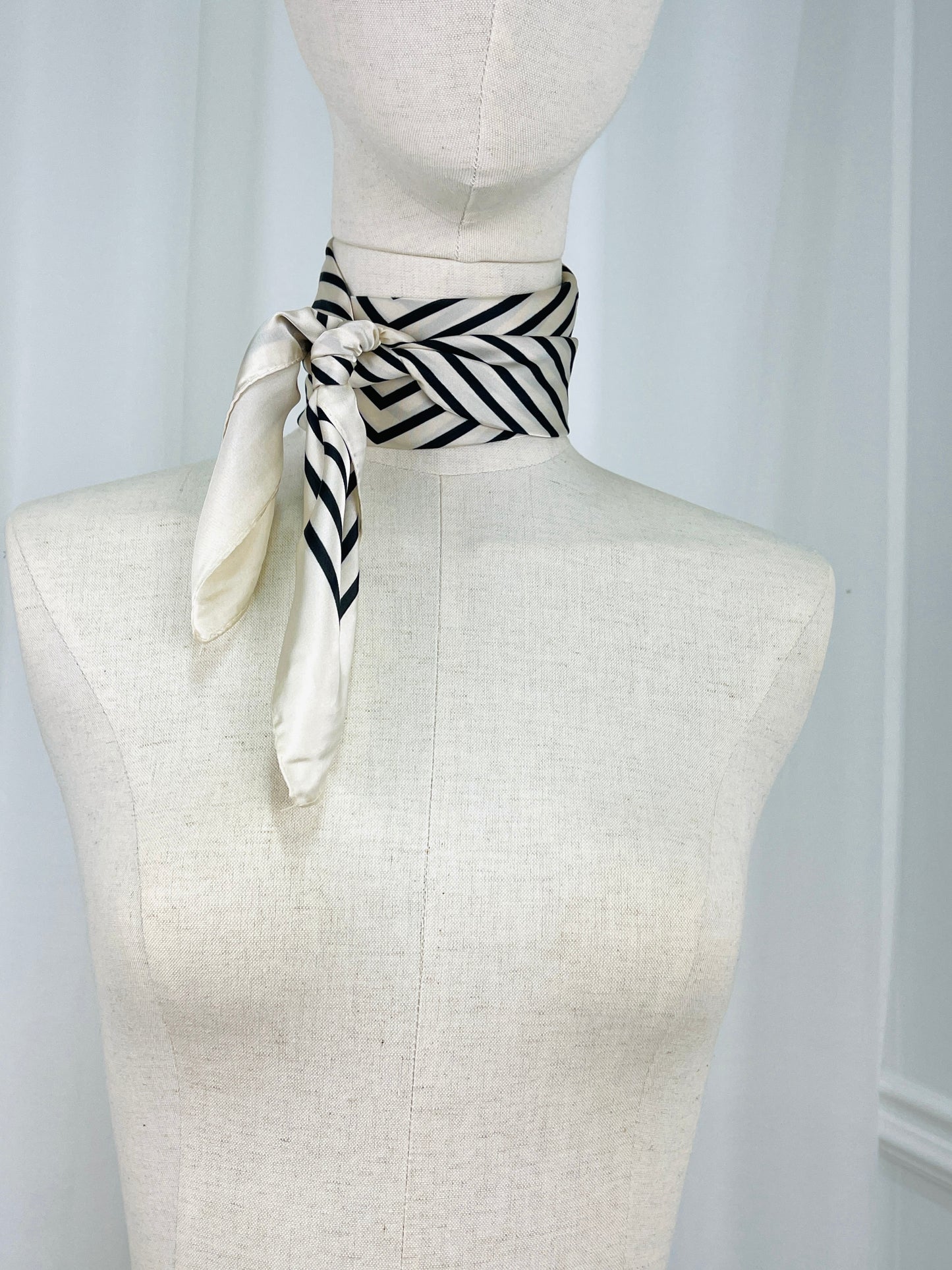 LENÇO ACETINADO STRIPES