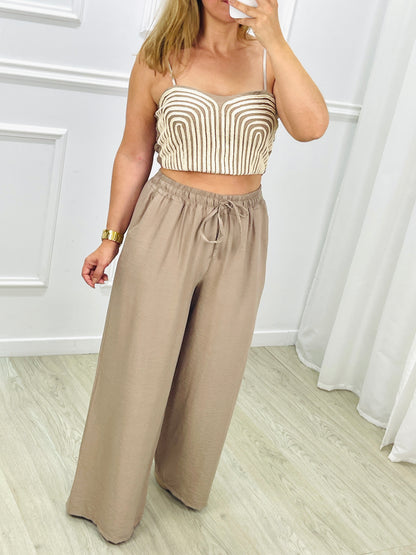 CONJUNTO TOP E CALÇA BORDADO BEGE