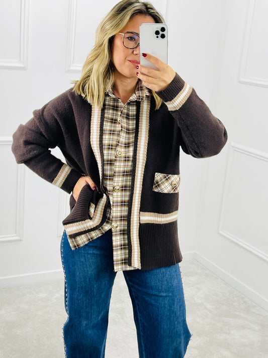 CARDIGAN CASTANHO EFEITO CAMISA