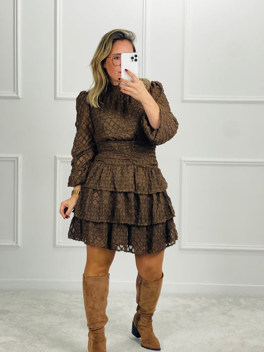 VESTIDO CURTO CASTANHO TEXTURADO