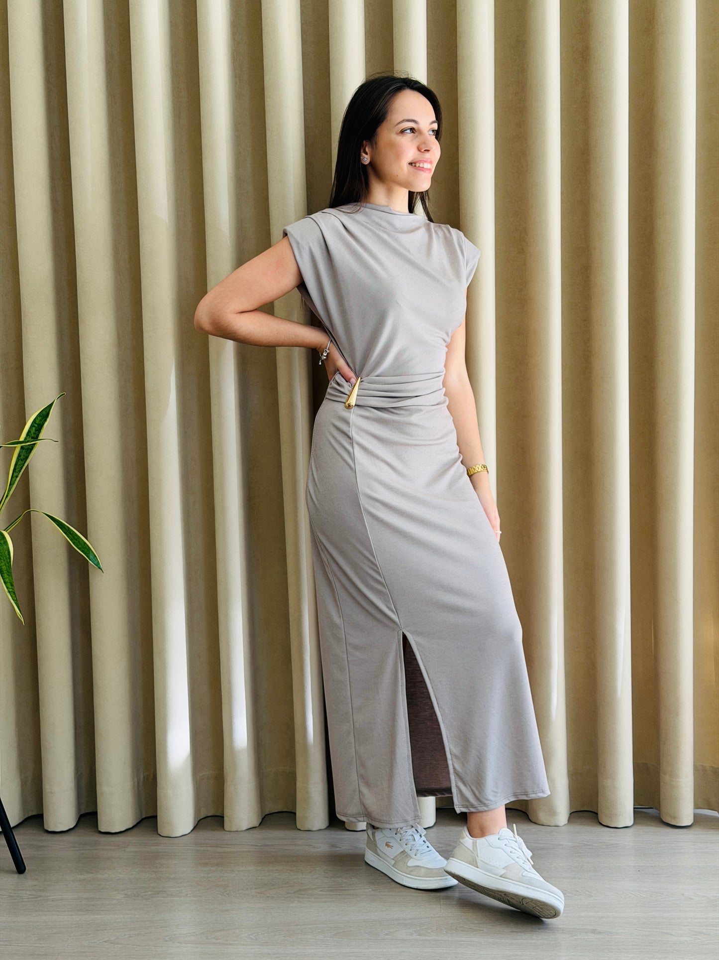 VESTIDO MIDI DETALHE GOLD