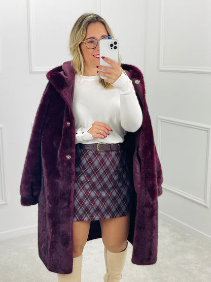 CAMISOLA BRANCA COM BOTÕES DOURADOS NO PUNHO