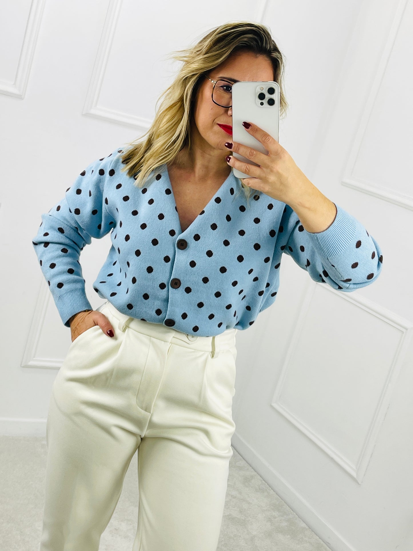 CARDIGAN AZUL COM PINTAS