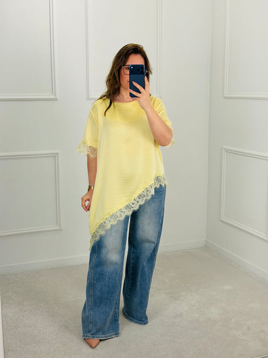 CAMISOLA AMARELA ASSIMETRICA COM RENDA