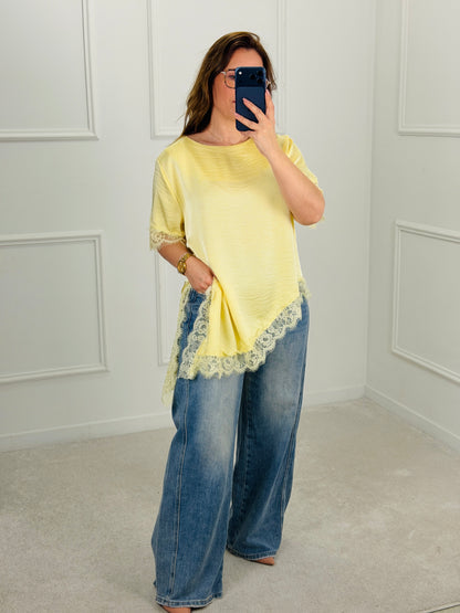 CAMISOLA AMARELA ASSIMETRICA COM RENDA