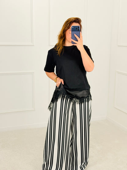 T-SHIRT COM RENDA ASSIMETRICA