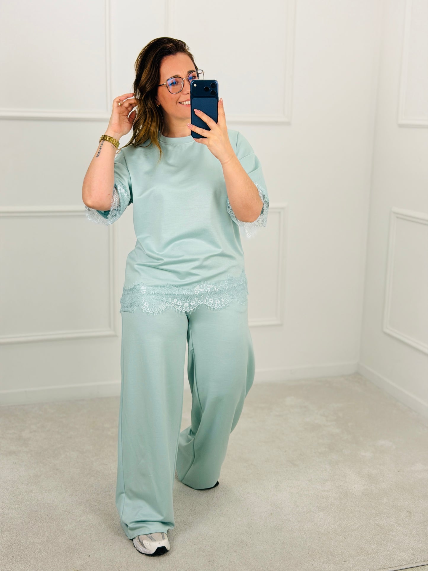 CONJUNTO ASSIMETRICO COM RENDA