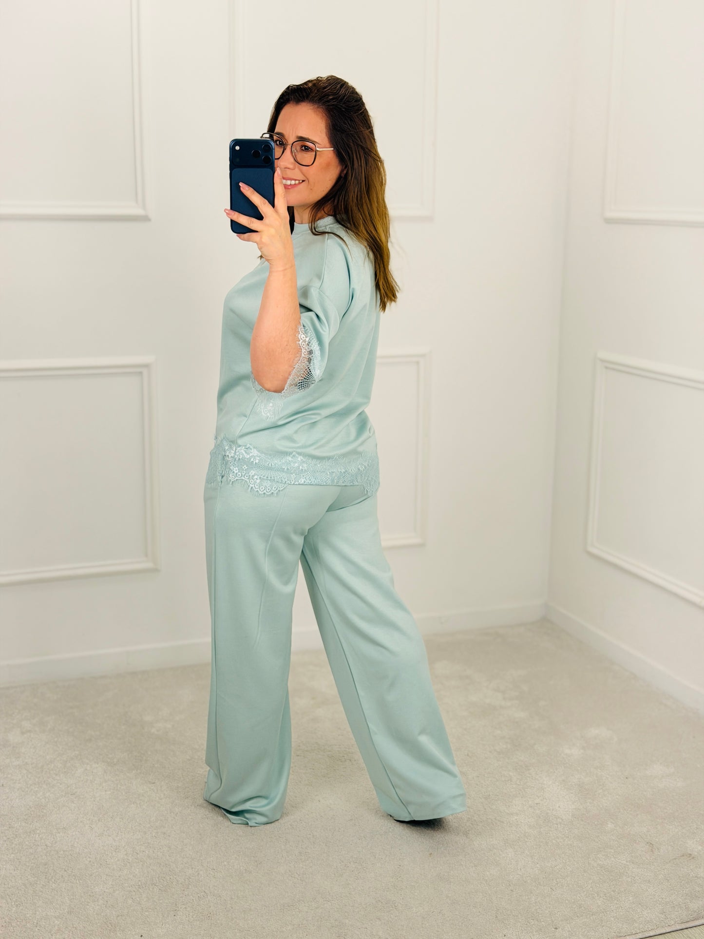 CONJUNTO ASSIMETRICO COM RENDA