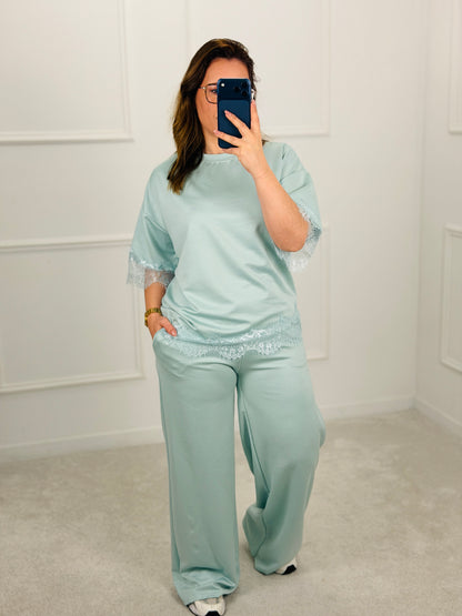 CONJUNTO ASSIMETRICO COM RENDA