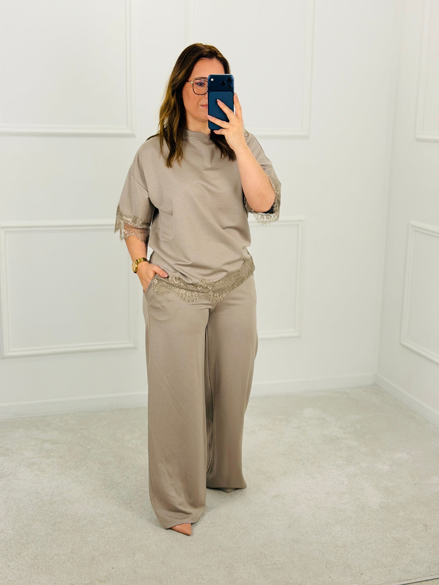 CONJUNTO ASSIMETRICO COM RENDA