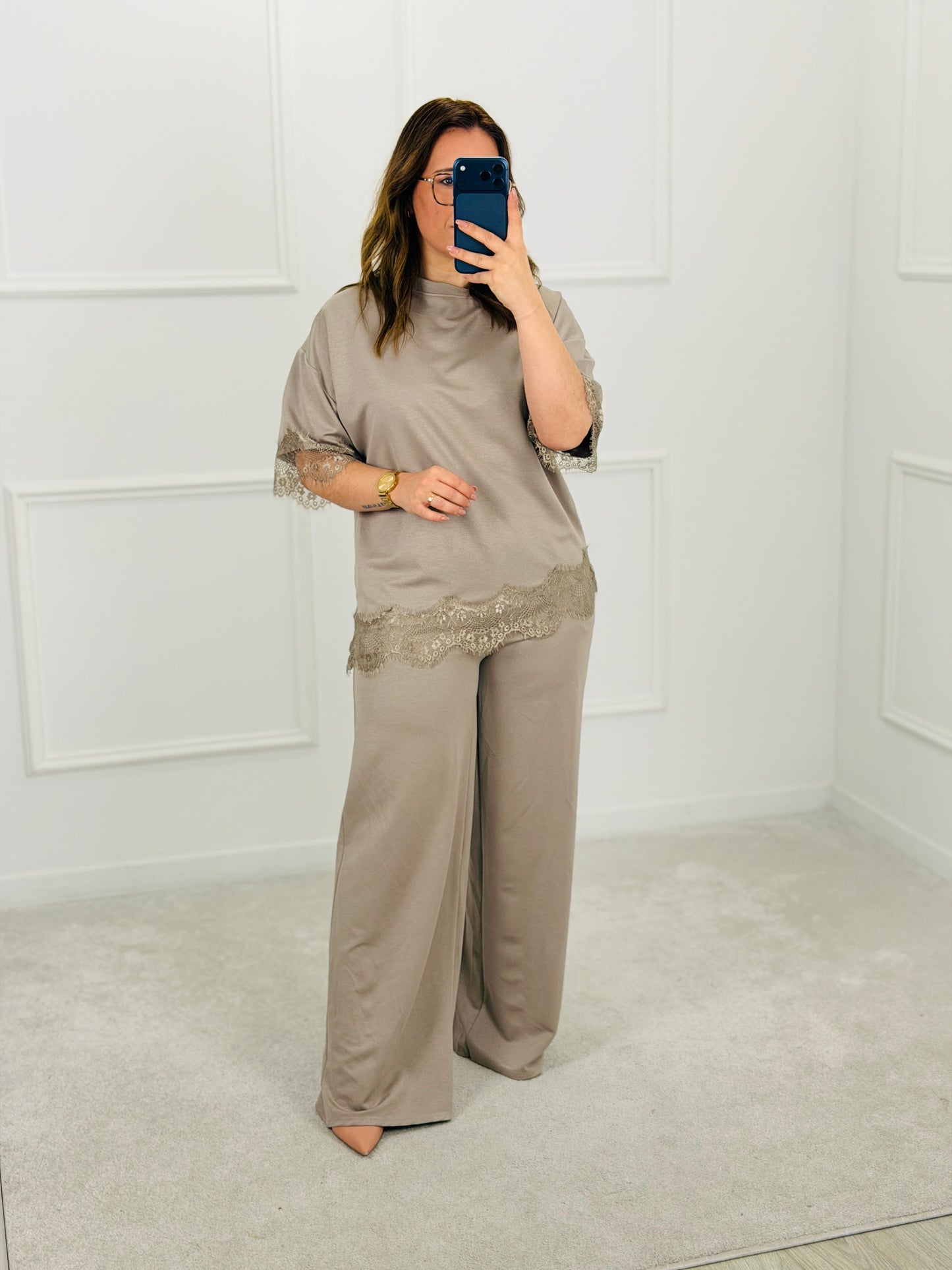 CONJUNTO ASSIMETRICO COM RENDA