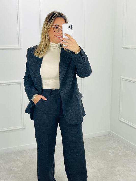 CALÇA DE CINTURA SUBIDA EM TOM ANTRACITE